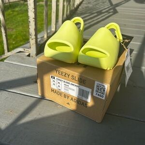 BRAND NEW!!!Adidas Yeezy Slide Infant - Neon Yellow
